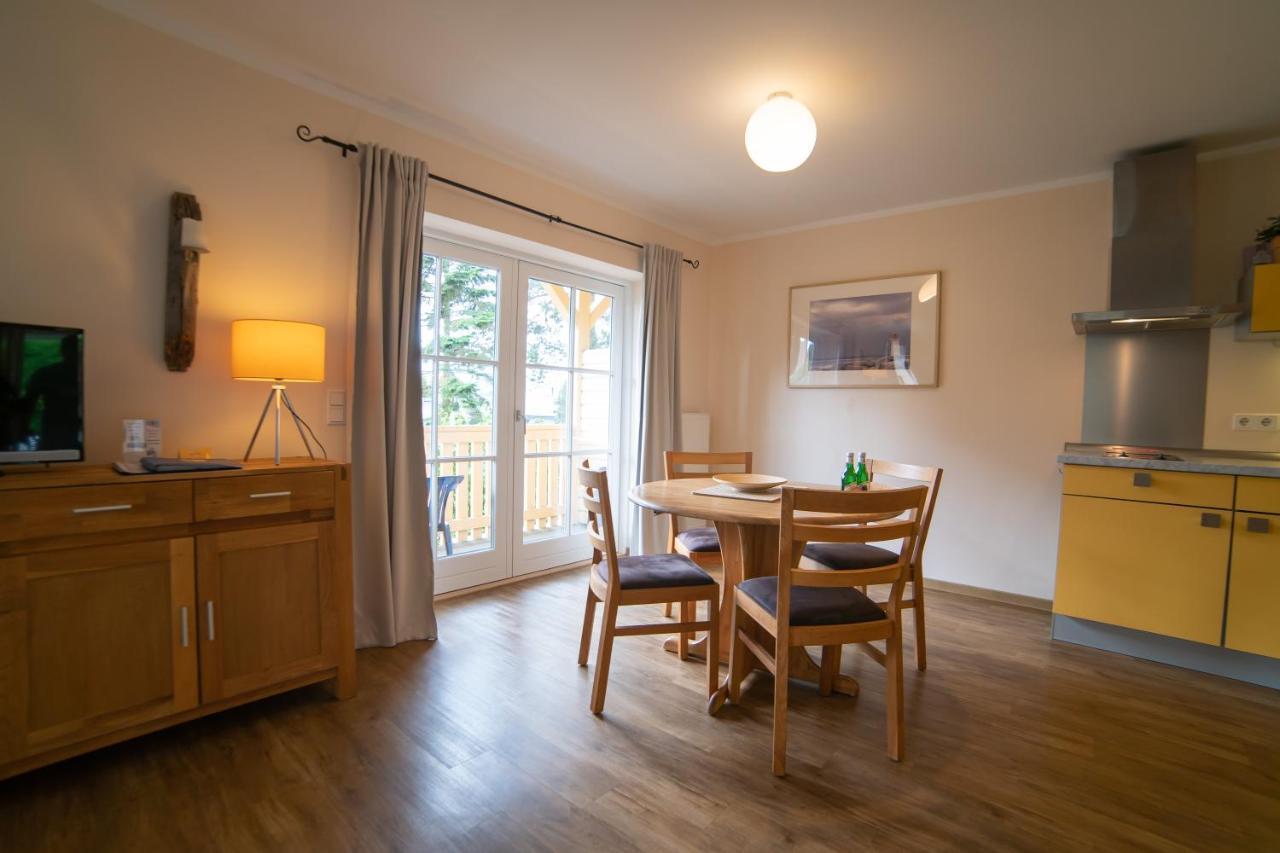 Haus Stoertebeker Appartements - Hotel Garni, Seebad 루브민 외부 사진